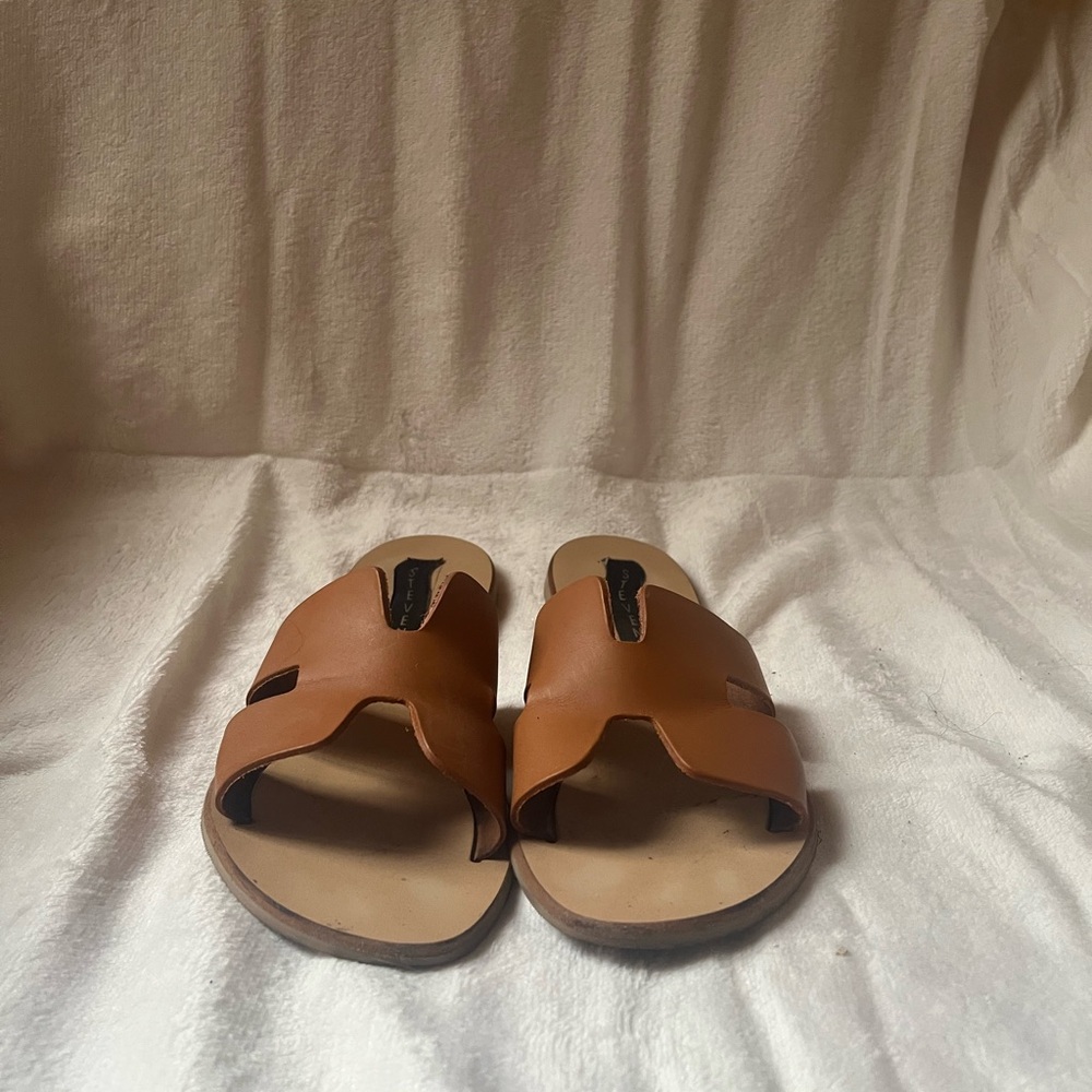 Steve Madden Tan Leather Sandals with Cross Straps